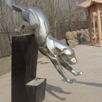 不锈钢豹子奔跑动物雕塑