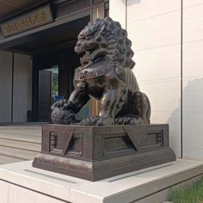 寺庙门口狮子景观铜雕