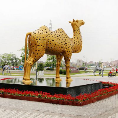 不锈钢镂空骆驼雕塑