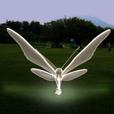 蝴蝶镂空动物景观雕塑