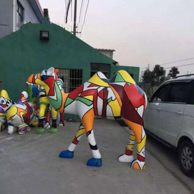 不锈钢骆驼抽象动物雕塑