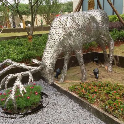 不锈钢城市低头鹿动物雕塑