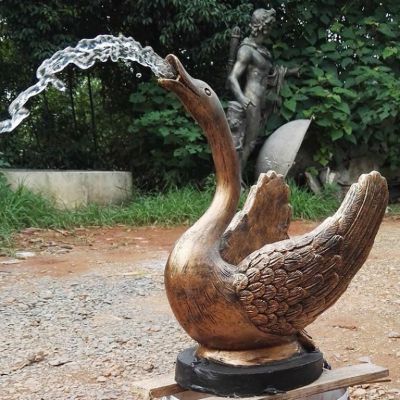 黄金色天鹅动物标志铜雕