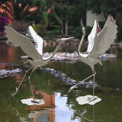 不锈钢仙鹤展翅景观雕塑