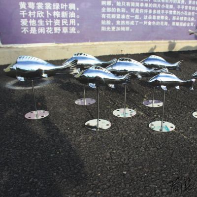 不锈钢庭院鱼动物雕塑