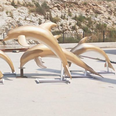 不锈钢海豚戏球动物雕塑