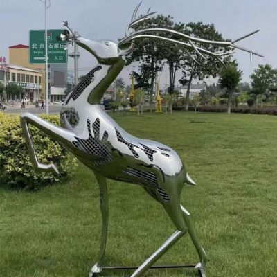 街头不锈钢鹿雕塑