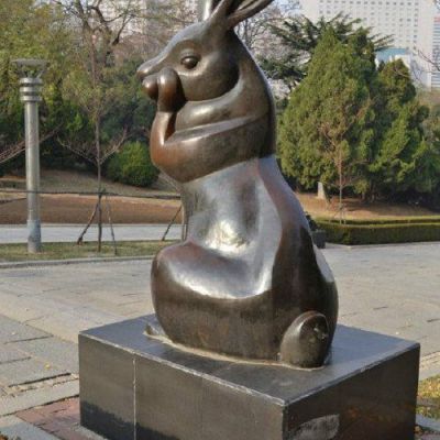 户外兔子奔跑动物铜雕