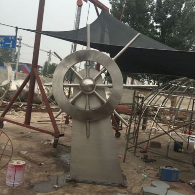 不锈钢船舵彩绘雕塑