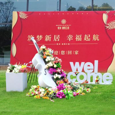 不锈钢大提琴草坪雕塑