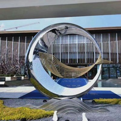 不锈钢镜面圆环景观雕塑