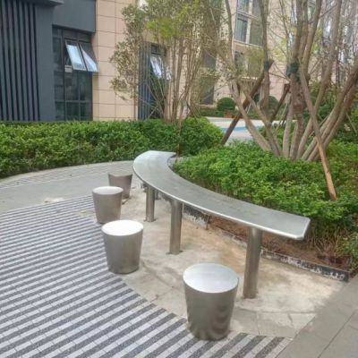不锈钢异形坐凳雕塑