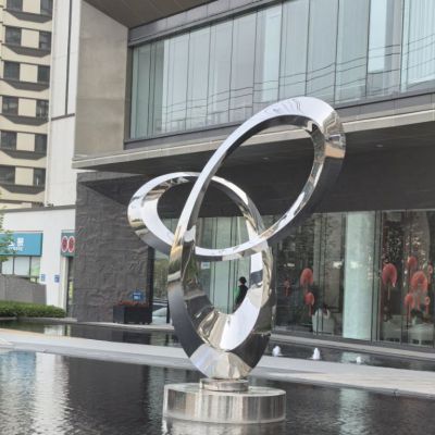 镜面不锈钢飘带雕塑